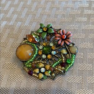 Multi-stone brooch